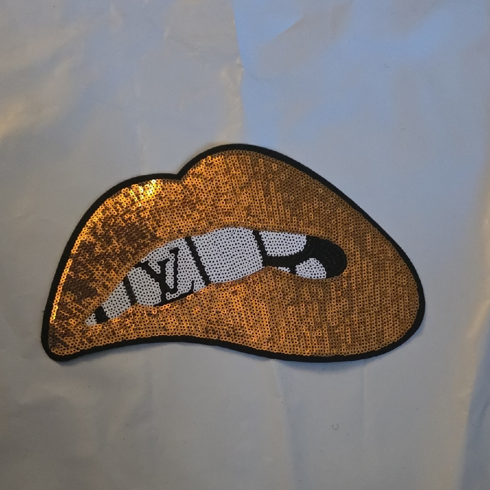 Gold Sequin Lip-Shaped Patch